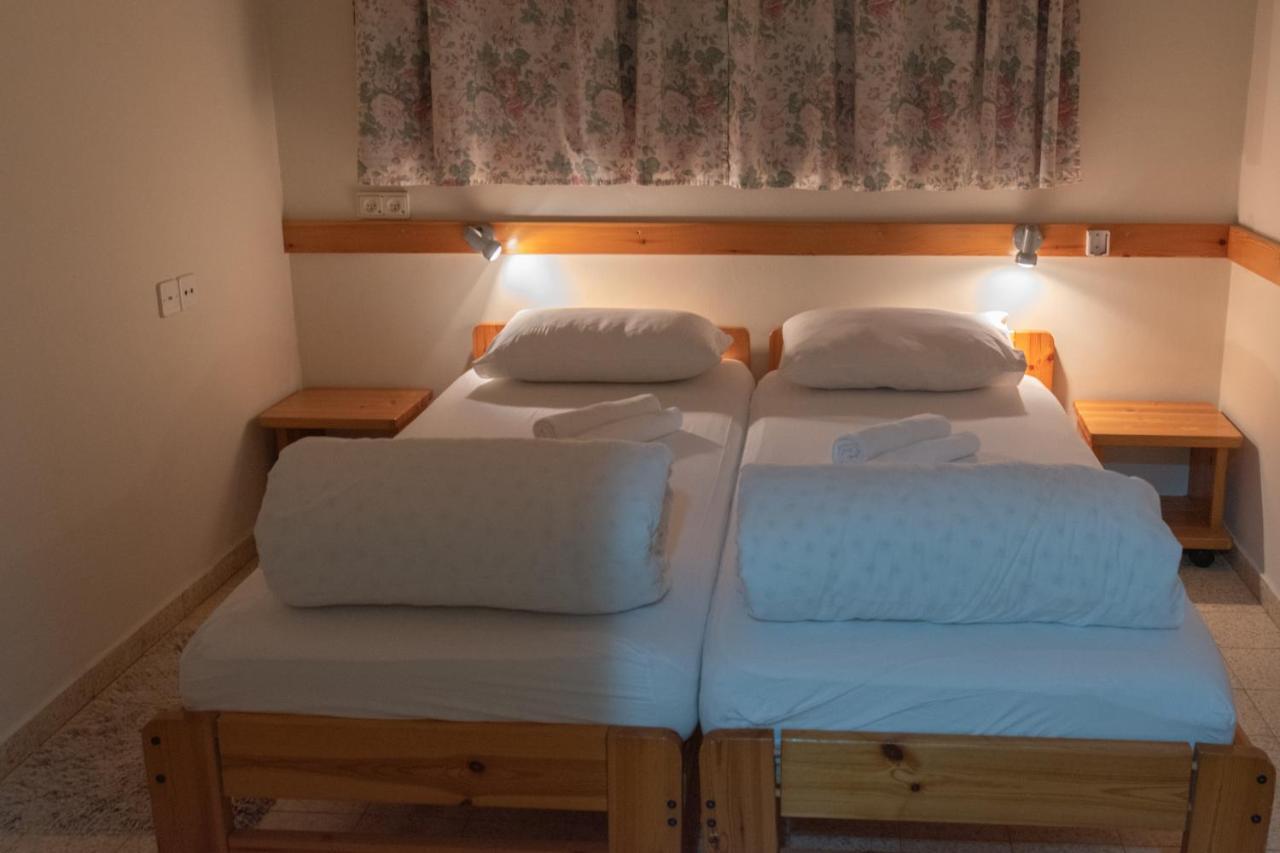 "Bakfar" Kfar Szold Country Lodging Kefar Szold Exterior photo