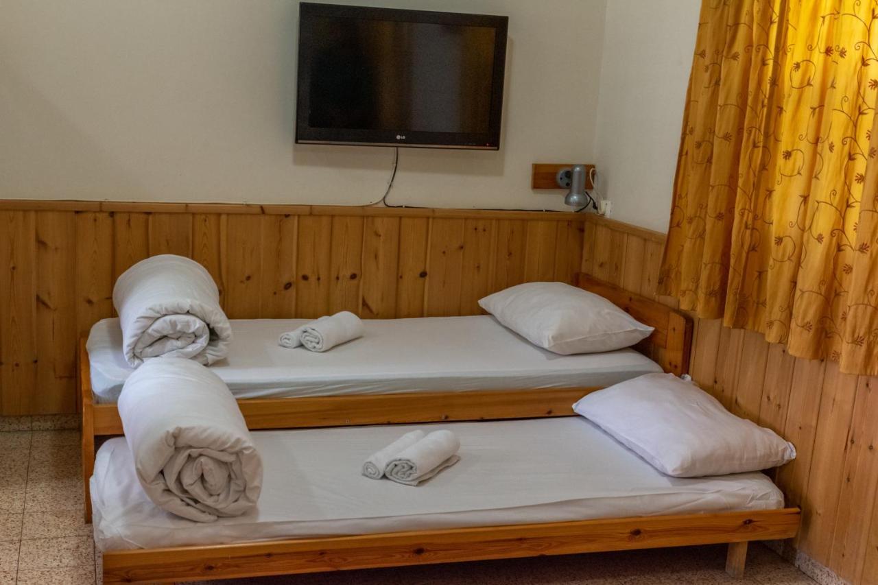 "Bakfar" Kfar Szold Country Lodging Kefar Szold Exterior photo