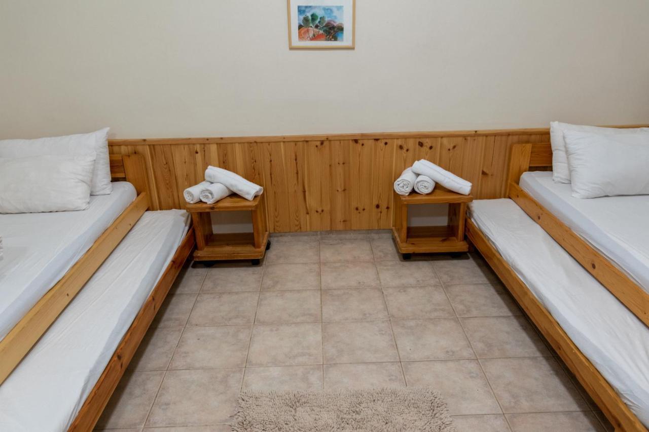 "Bakfar" Kfar Szold Country Lodging Kefar Szold Exterior photo